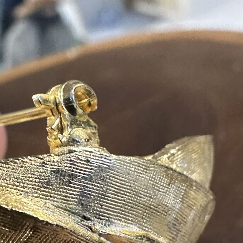 BSK Signed Estate Brooch Pin - Picture 9 of 12